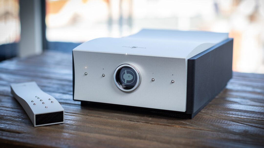 A great review of the Mola Mola Tambaqui DAC!